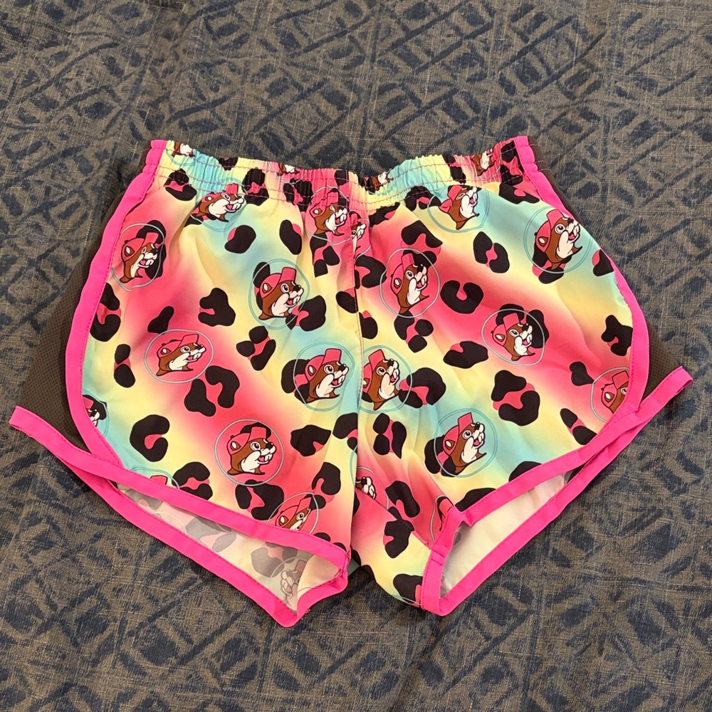 Buc-ees leopard print shorts